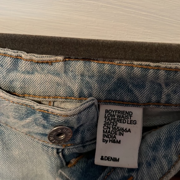 H&M Distressed boyfriend jeans - Picture 3 of 3